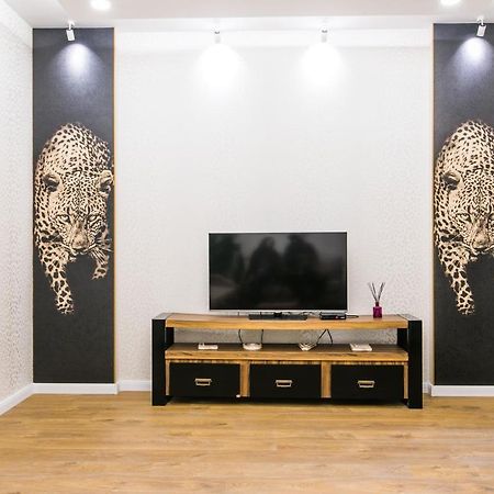 Sweet Home 6 Vip At Rustaveli Avenue Тбилиси Екстериор снимка