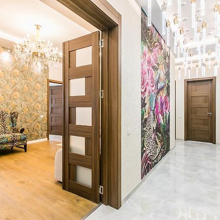 Sweet Home 6 Vip At Rustaveli Avenue Тбилиси Екстериор снимка