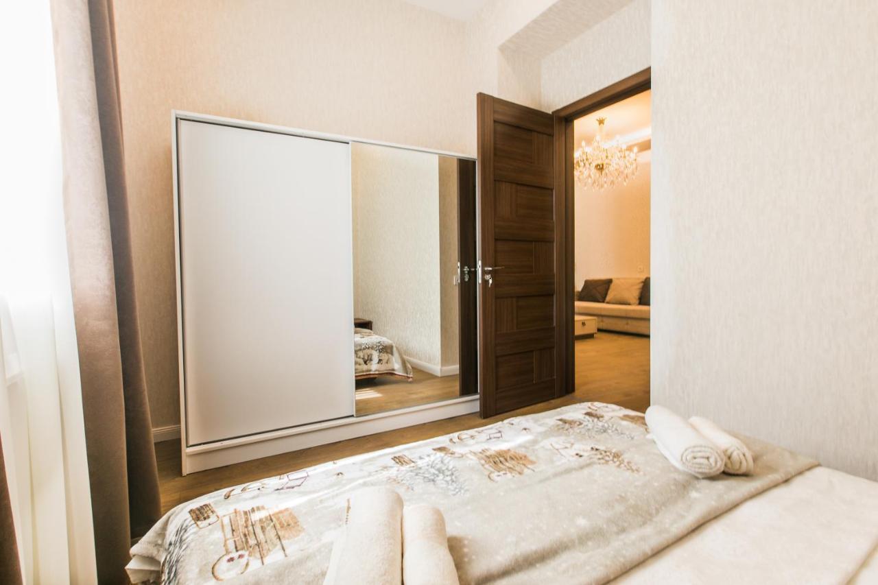 Sweet Home 6 Vip At Rustaveli Avenue Тбилиси Екстериор снимка
